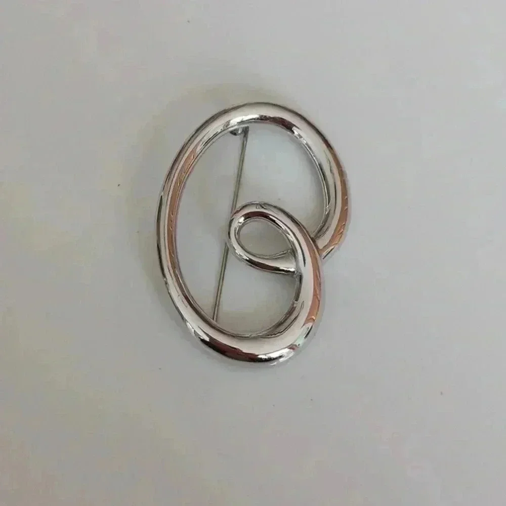 Vintage 1970s Silvertone pin